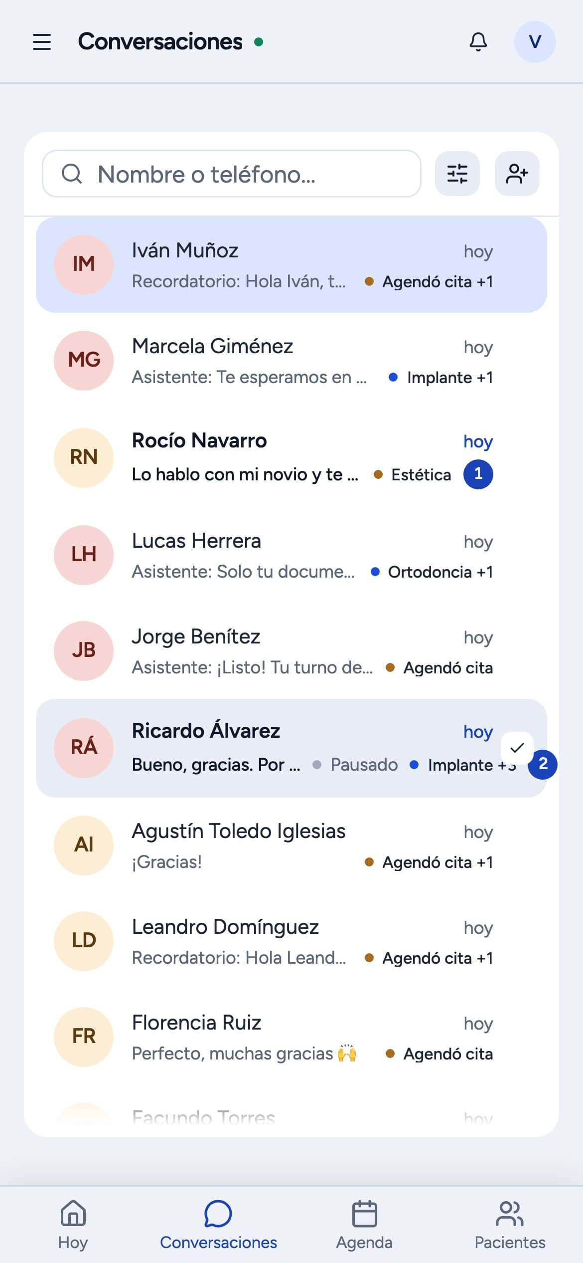 Bandeja de conversaciones de WhatsApp en Dentico
